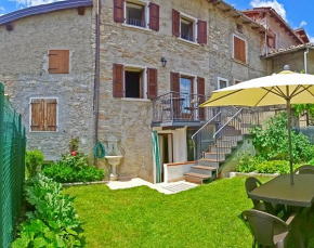 Casa del Borgo Pregasio Garden and view by Gardadomusmea Tremosine